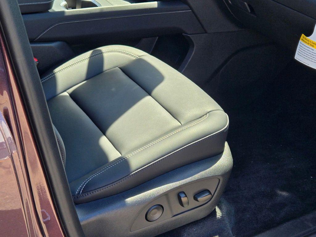 new 2025 GMC Acadia car, priced at $39,945