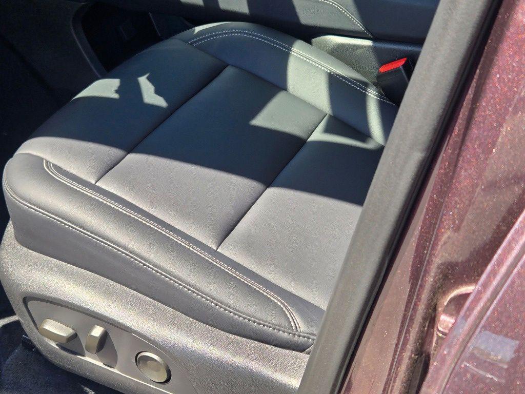 new 2025 GMC Acadia car, priced at $39,945