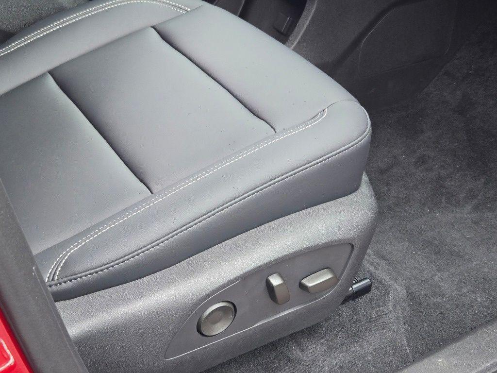 new 2025 GMC Acadia car, priced at $43,867