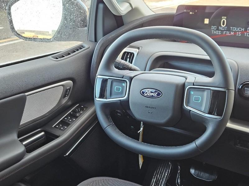 new 2025 Ford Expedition car, priced at $67,935