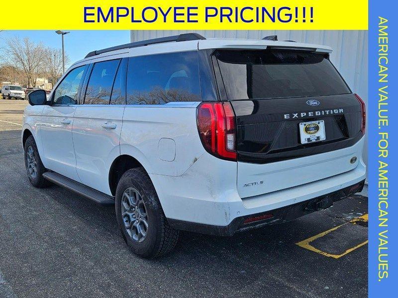 new 2025 Ford Expedition car, priced at $65,254