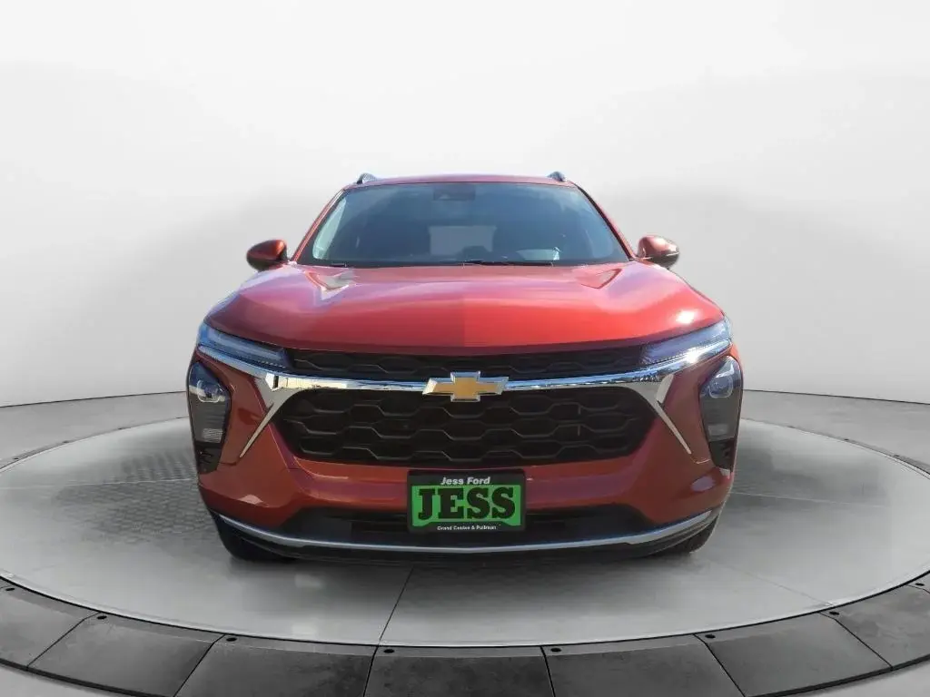 used 2024 Chevrolet Trax car, priced at $18,262
