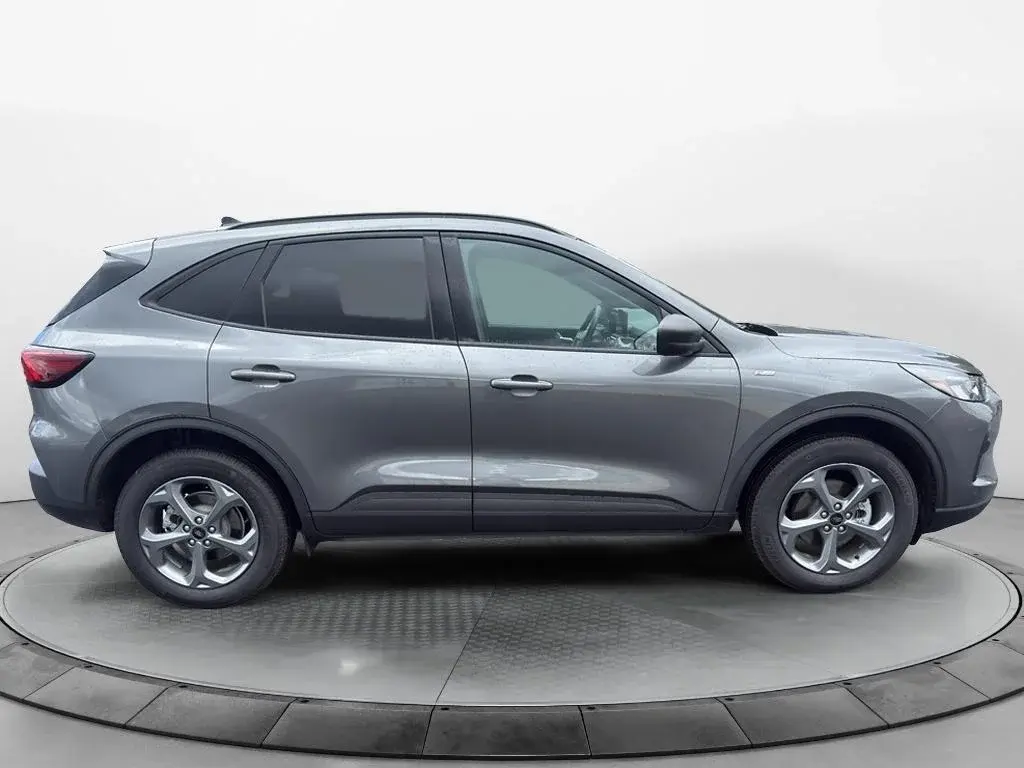 used 2025 Ford Escape car, priced at $24,827