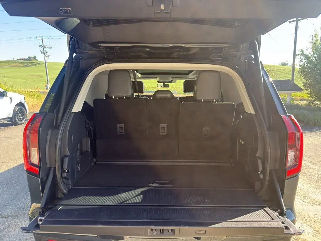 used 2025 Ford Expedition car, priced at $56,189