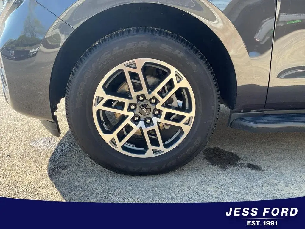 used 2025 Ford Expedition car, priced at $53,949
