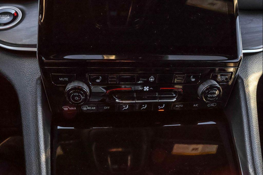 new 2025 Jeep Grand Cherokee car, priced at $46,046