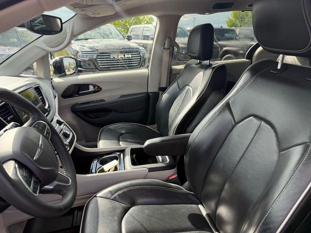 used 2023 Chrysler Pacifica car, priced at $27,390