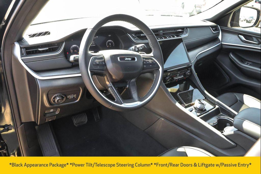 new 2025 Jeep Grand Cherokee car, priced at $46,660