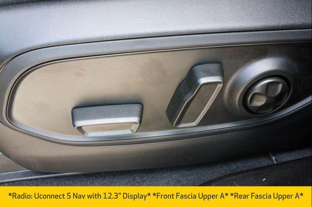 new 2026 Jeep Grand Cherokee car, priced at $44,071