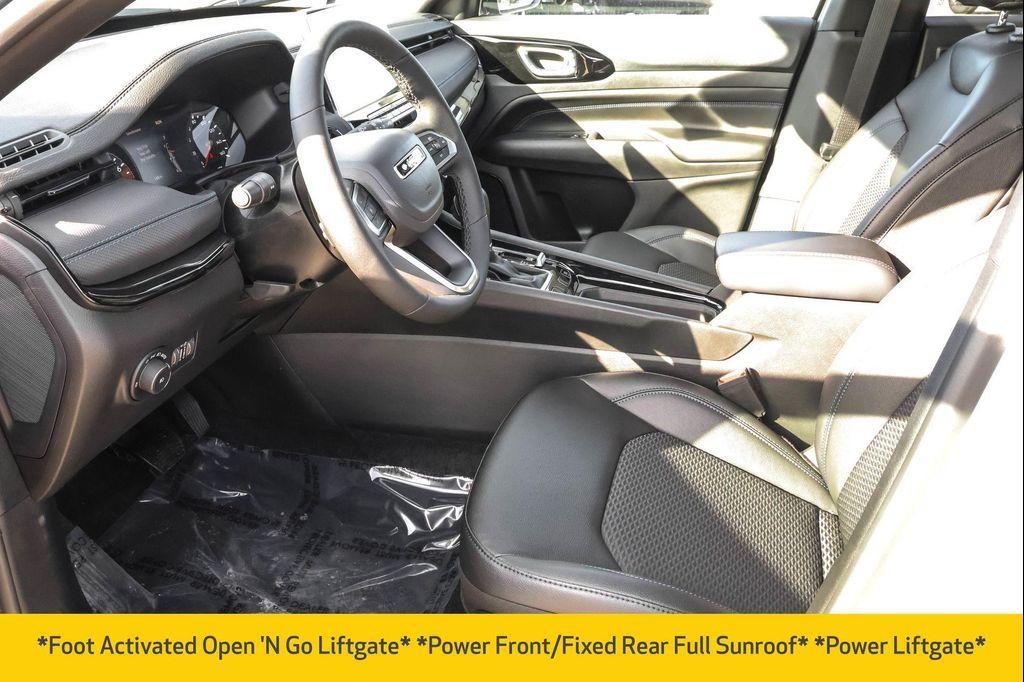 new 2025 Jeep Compass car, priced at $31,059