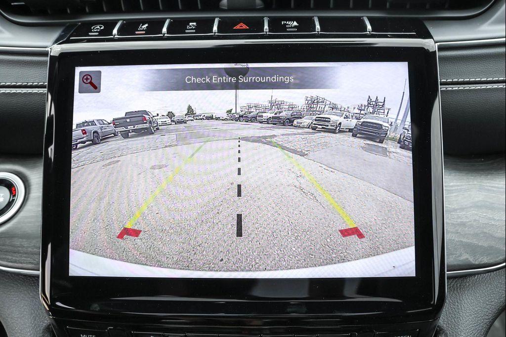 new 2025 Jeep Grand Cherokee car, priced at $49,977