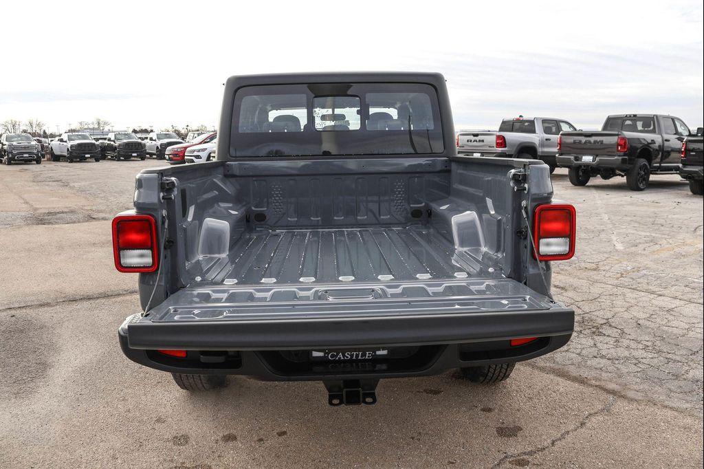 new 2026 Jeep Gladiator car, priced at $36,480