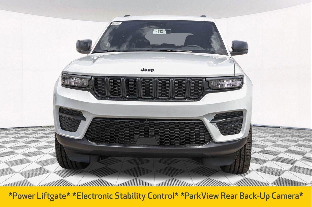 new 2025 Jeep Grand Cherokee car, priced at $38,780
