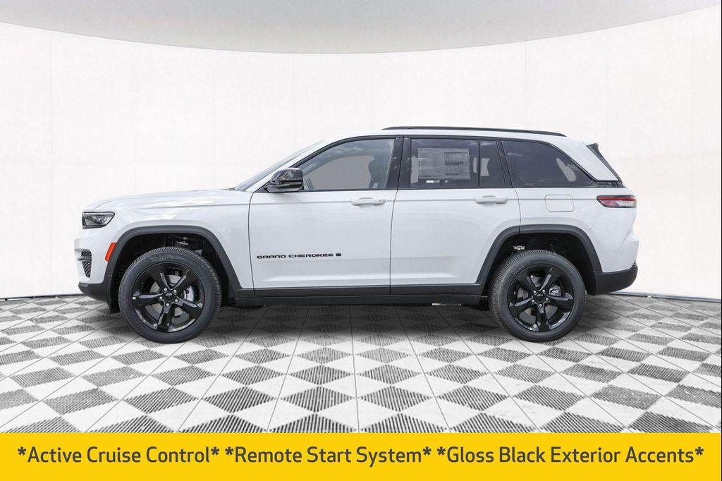 new 2025 Jeep Grand Cherokee car, priced at $38,780