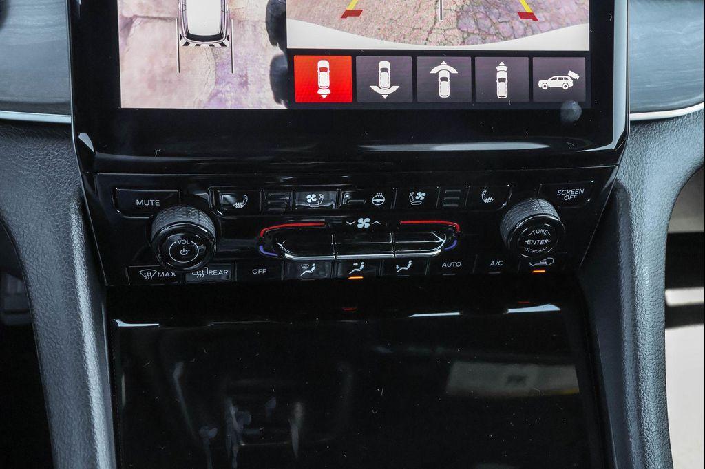 new 2025 Jeep Grand Cherokee car, priced at $44,565