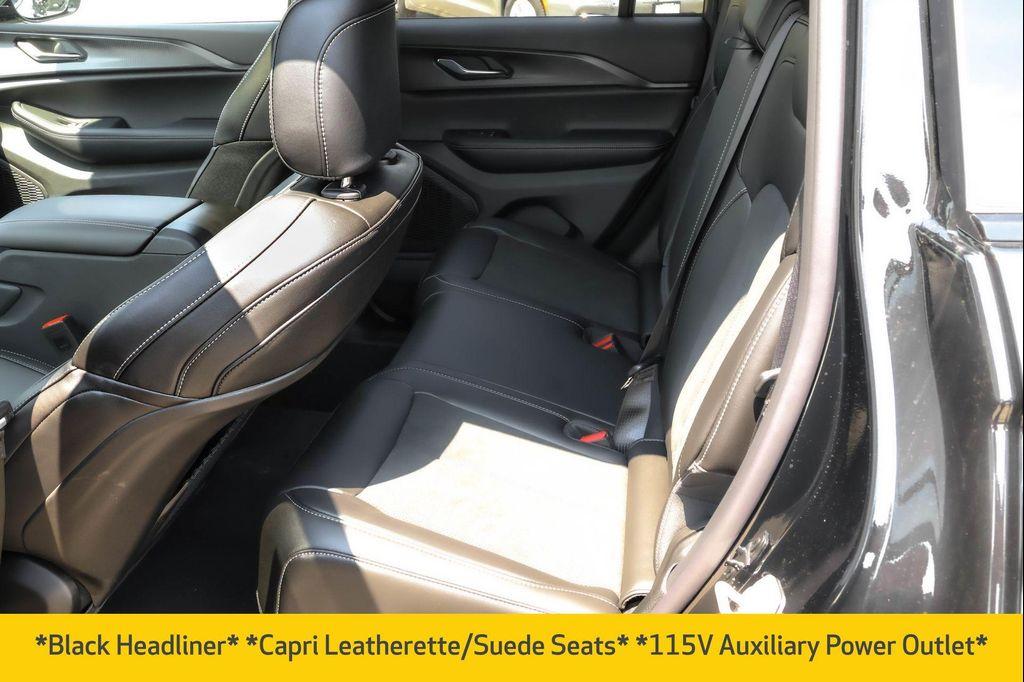 new 2025 Jeep Grand Cherokee car, priced at $39,375