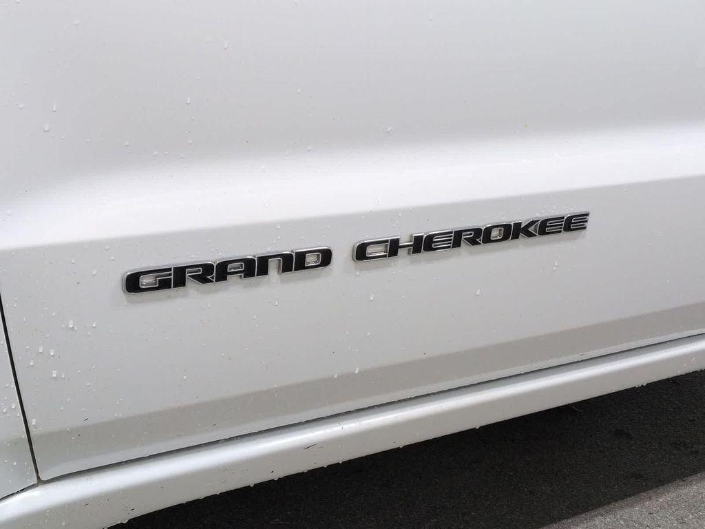 used 2017 Jeep Grand Cherokee car, priced at $15,403