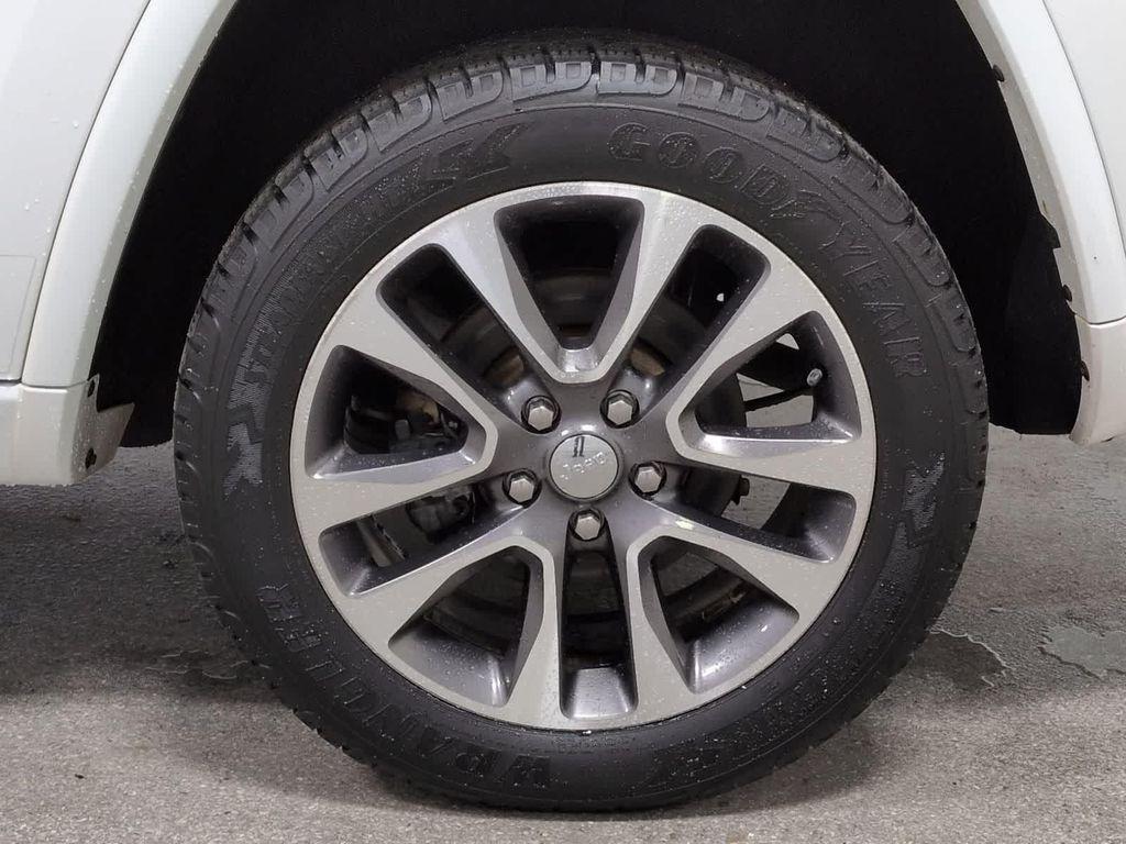 used 2017 Jeep Grand Cherokee car, priced at $15,403