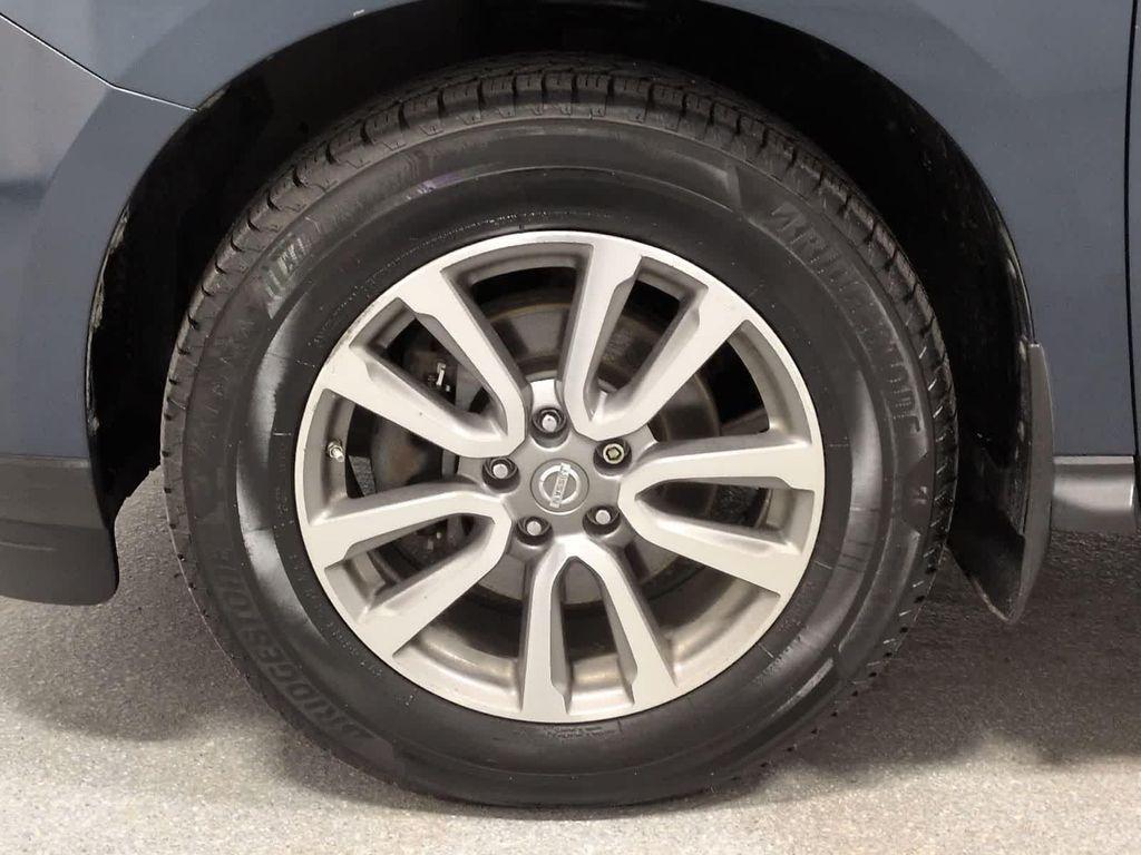 used 2014 Nissan Pathfinder car, priced at $5,522