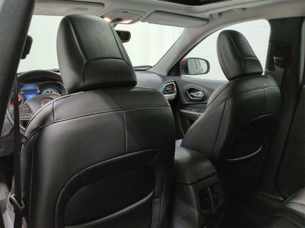 used 2021 Jeep Cherokee car, priced at $18,289