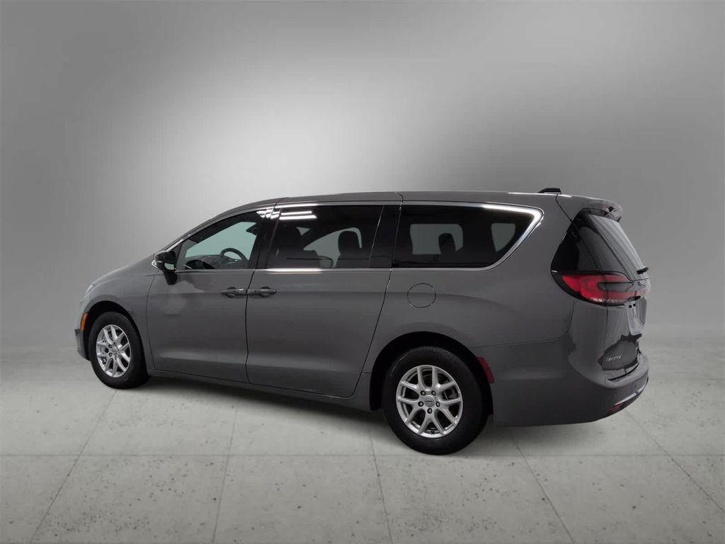 used 2025 Chrysler Pacifica car, priced at $28,929