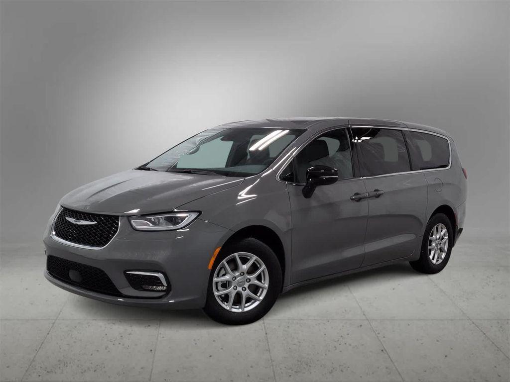used 2025 Chrysler Pacifica car, priced at $28,929