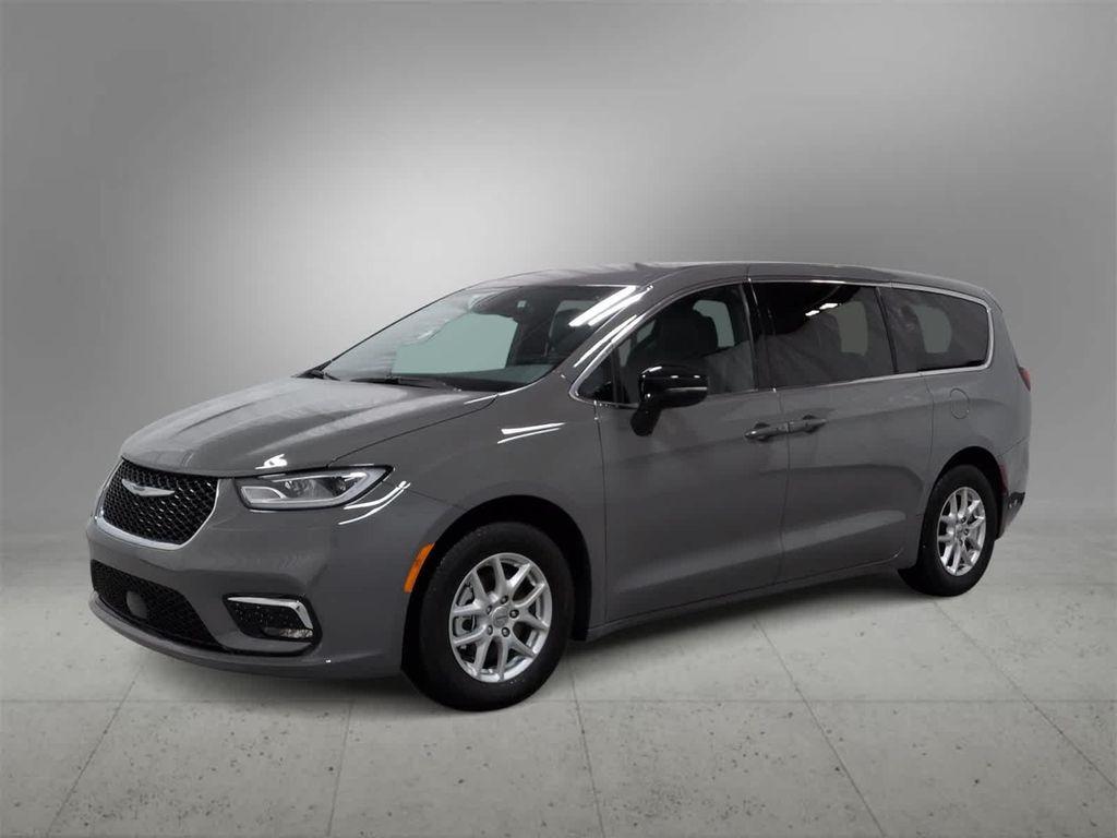 used 2025 Chrysler Pacifica car, priced at $28,929