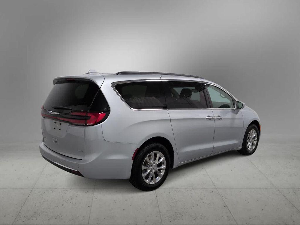 used 2022 Chrysler Pacifica car, priced at $24,967