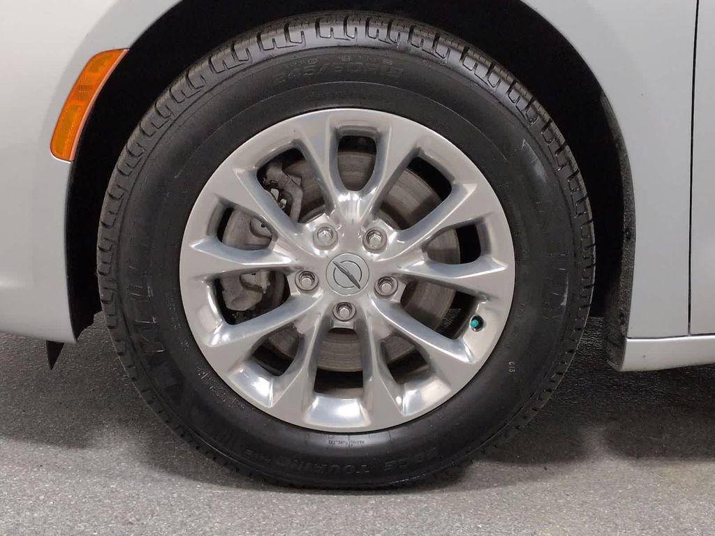 used 2022 Chrysler Pacifica car, priced at $24,967