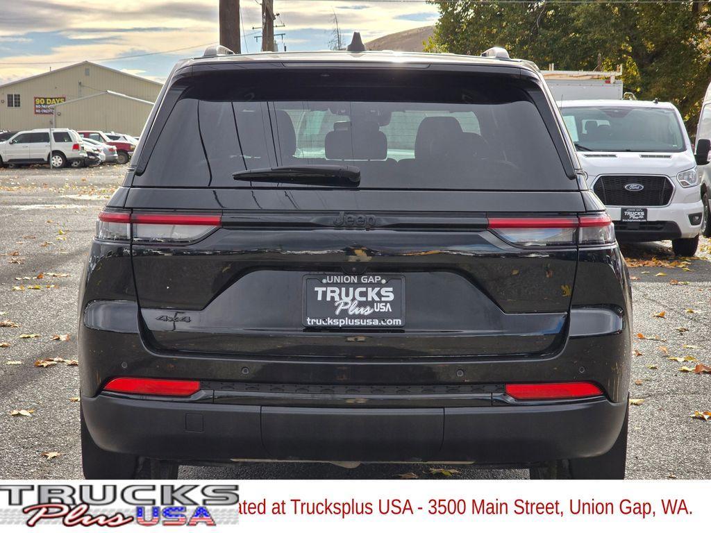 used 2024 Jeep Grand Cherokee car, priced at $36,999