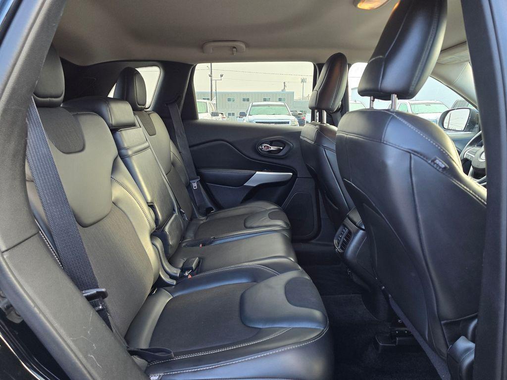 used 2018 Jeep Cherokee car, priced at $13,635