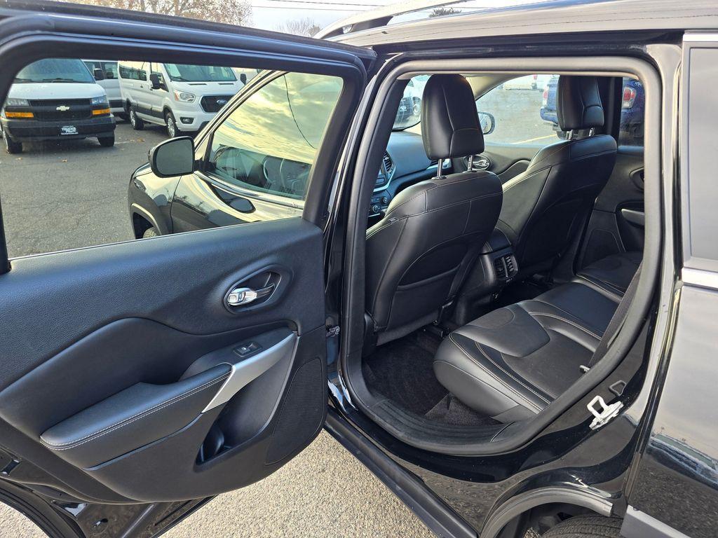 used 2018 Jeep Cherokee car, priced at $13,635