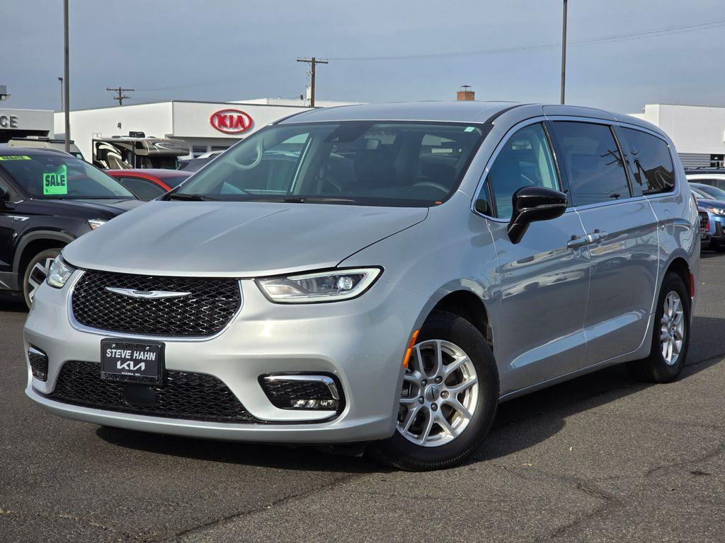 used 2024 Chrysler Pacifica car, priced at $26,365