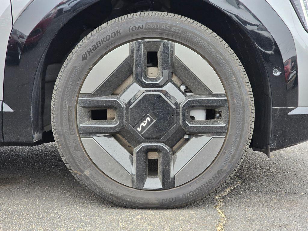 new 2024 Kia EV9 car, priced at $62,000