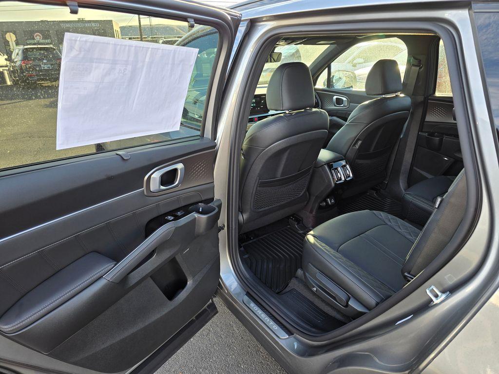 new 2026 Kia Sorento Hybrid car, priced at $44,943