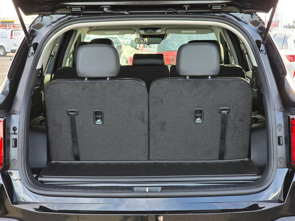 new 2026 Kia Sorento car, priced at $35,727