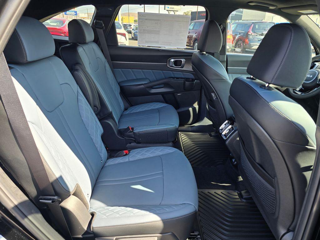 new 2025 Kia Sorento Hybrid car, priced at $46,385