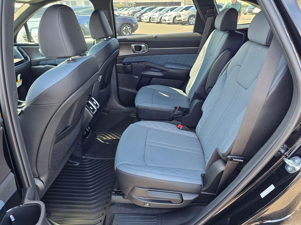 new 2025 Kia Sorento Hybrid car, priced at $46,385