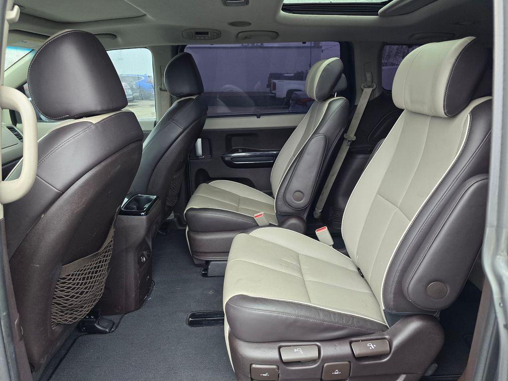 used 2015 Kia Sedona car