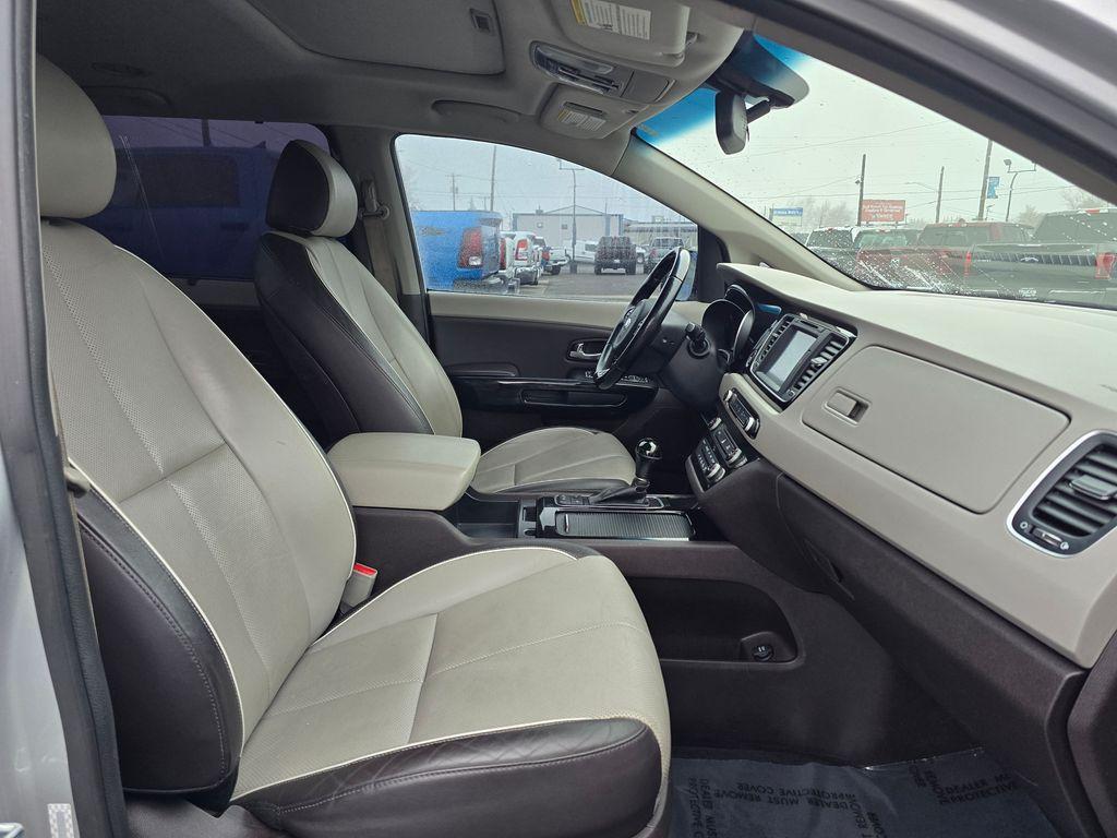 used 2015 Kia Sedona car