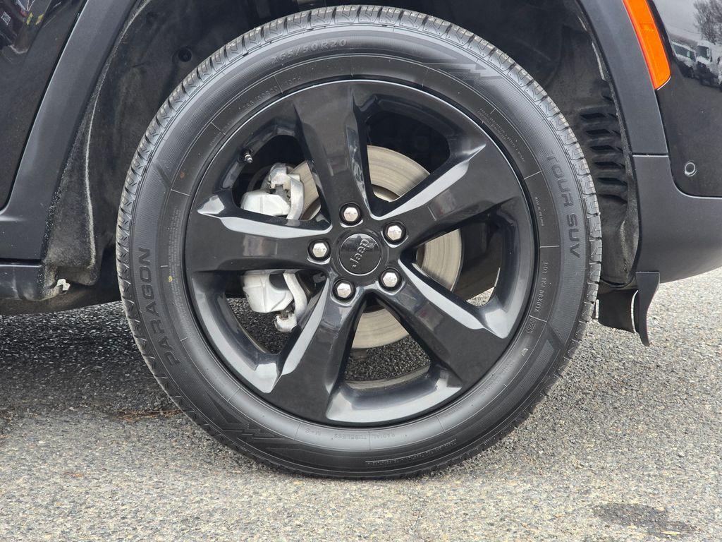 used 2024 Jeep Grand Cherokee car, priced at $31,928