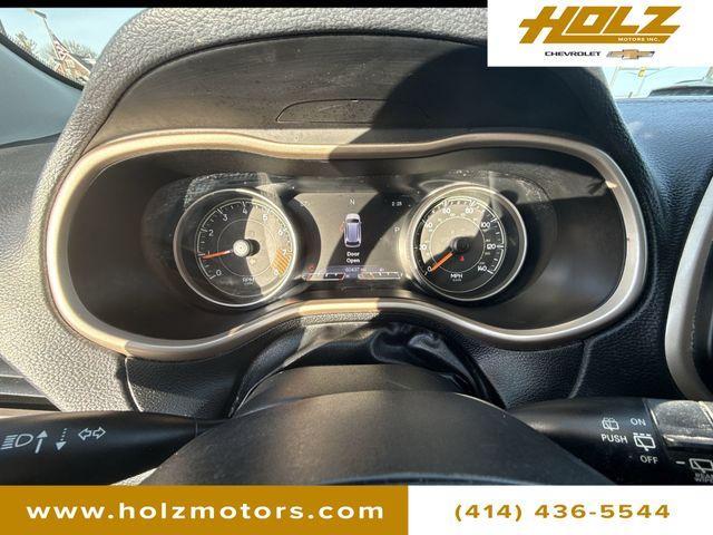 used 2015 Jeep Cherokee car, priced at $12,974