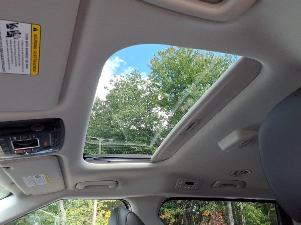 new 2027 Kia Carnival car, priced at $49,365