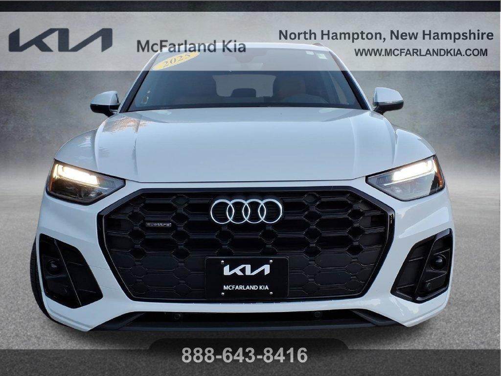 Audi Q5 view 8