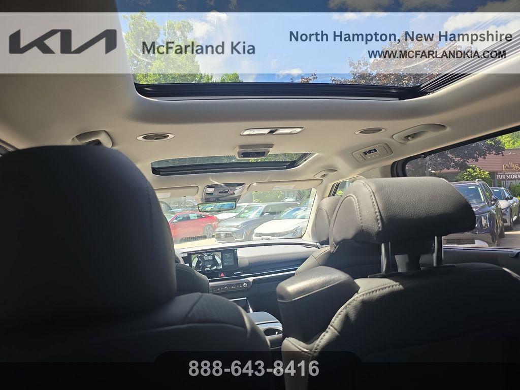 new 2026 Kia Carnival Hybrid car, priced at $50,301