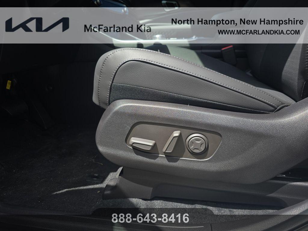 new 2026 Kia Carnival Hybrid car, priced at $50,301