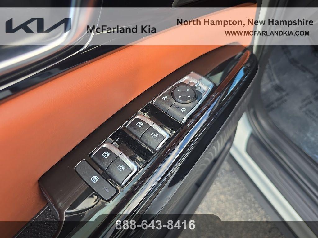 used 2024 Kia Carnival car, priced at $34,091