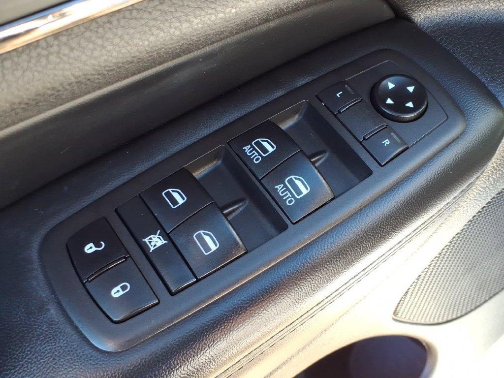 used 2021 Jeep Grand Cherokee car, priced at $25,567