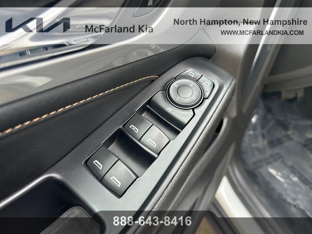 used 2021 Chevrolet Traverse car, priced at $18,932