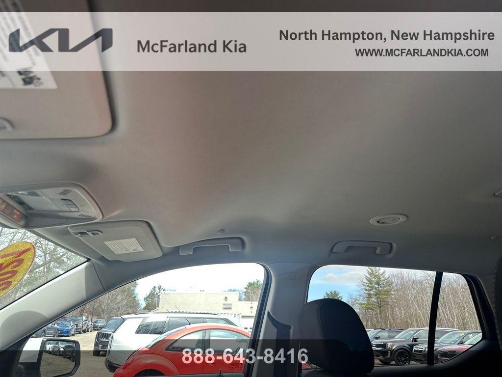 used 2021 Chevrolet Traverse car, priced at $18,932